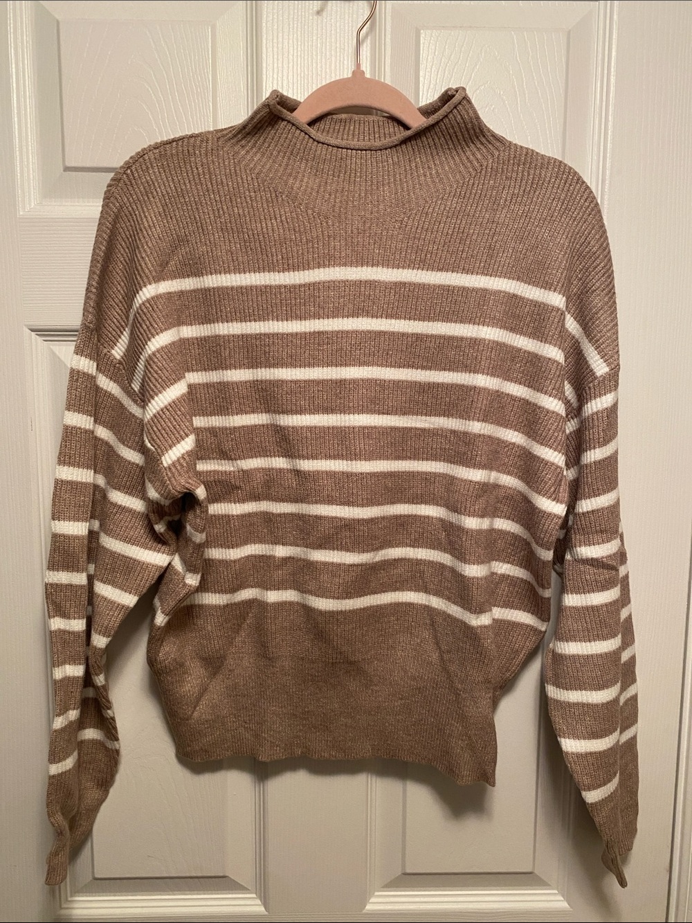 Merokeety Taupe & White Women’s Striped Knit Sweater…size M